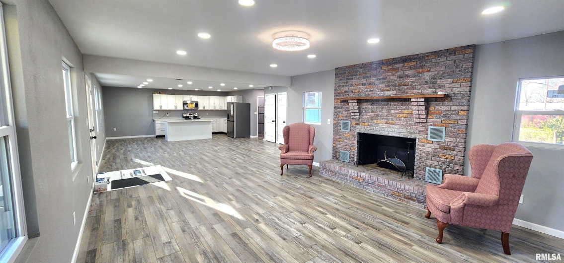 7306 Norris Drive, Marion, Illinois 62959, 3 Bedrooms Bedrooms, 0 ,2 BathroomsBathrooms,Residential,For Sale,Norris,0,RMAEB460609