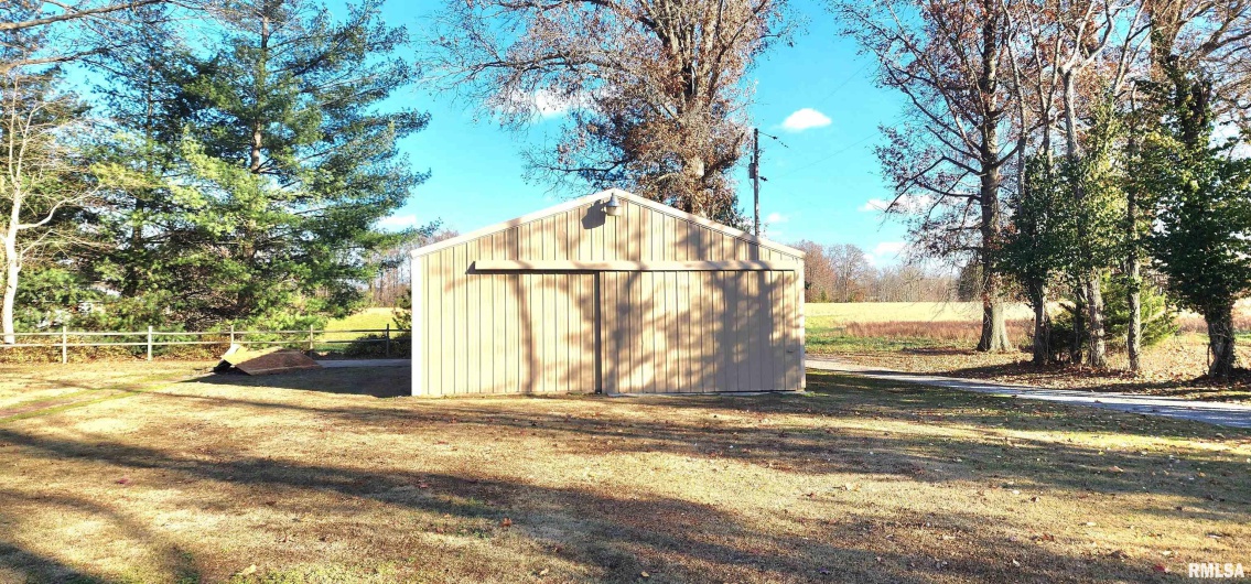 7306 Norris Drive, Marion, Illinois 62959, 3 Bedrooms Bedrooms, 0 ,2 BathroomsBathrooms,Residential,For Sale,Norris,0,RMAEB460609