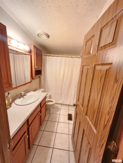 37 JANET Street, Murphysboro, Illinois 62966, 3 Bedrooms Bedrooms, 0 ,2 BathroomsBathrooms,Residential,For Sale,JANET,0,RMAEB460611