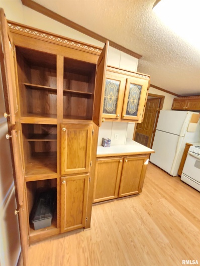 37 JANET Street, Murphysboro, Illinois 62966, 3 Bedrooms Bedrooms, 0 ,2 BathroomsBathrooms,Residential,For Sale,JANET,0,RMAEB460611