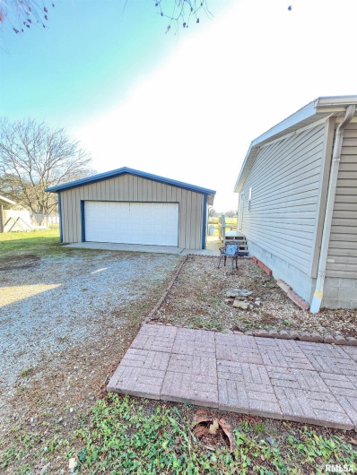 37 JANET Street, Murphysboro, Illinois 62966, 3 Bedrooms Bedrooms, 0 ,2 BathroomsBathrooms,Residential,For Sale,JANET,0,RMAEB460611