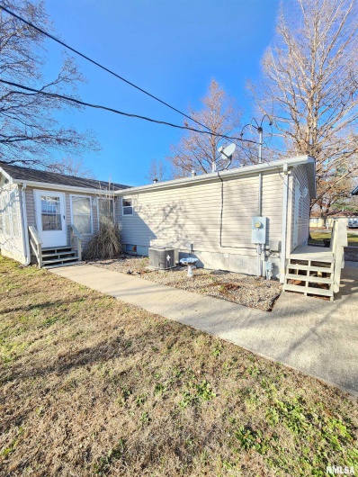 37 JANET Street, Murphysboro, Illinois 62966, 3 Bedrooms Bedrooms, 0 ,2 BathroomsBathrooms,Residential,For Sale,JANET,0,RMAEB460611