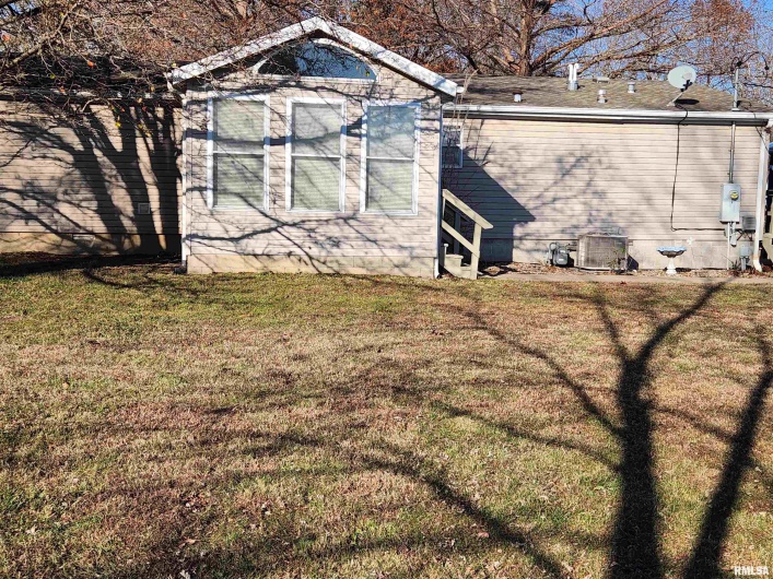 37 JANET Street, Murphysboro, Illinois 62966, 3 Bedrooms Bedrooms, 0 ,2 BathroomsBathrooms,Residential,For Sale,JANET,0,RMAEB460611