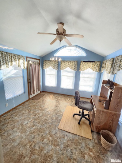 37 JANET Street, Murphysboro, Illinois 62966, 3 Bedrooms Bedrooms, 0 ,2 BathroomsBathrooms,Residential,For Sale,JANET,0,RMAEB460611