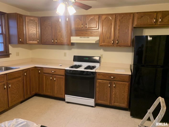 1109 PARK Avenue, Herrin, Illinois 62948, 3 Bedrooms Bedrooms, 0 ,2 BathroomsBathrooms,Residential,For Sale,PARK,0,RMAQC4269707