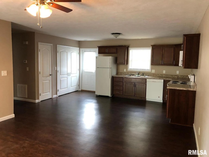 1105 MONROE Street, Marion, Illinois 62959, 0 , 0 ,0,Residential Income,For Sale,MONROE,0,RMAEB460615