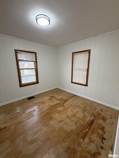 1806 MARKET Street, Metropolis, Illinois 62960, 3 Bedrooms Bedrooms, 0 ,1 BathroomBathrooms,Residential,For Sale,MARKET,0,RMAEB460616