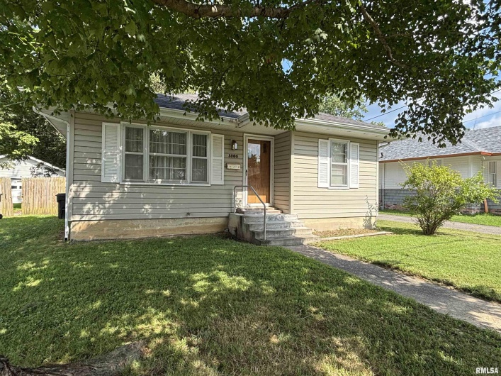 1806 MARKET Street, Metropolis, Illinois 62960, 3 Bedrooms Bedrooms, 0 ,1 BathroomBathrooms,Residential,For Sale,MARKET,0,RMAEB460616