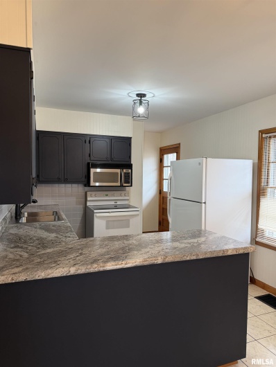 1806 MARKET Street, Metropolis, Illinois 62960, 3 Bedrooms Bedrooms, 0 ,1 BathroomBathrooms,Residential,For Sale,MARKET,0,RMAEB460616