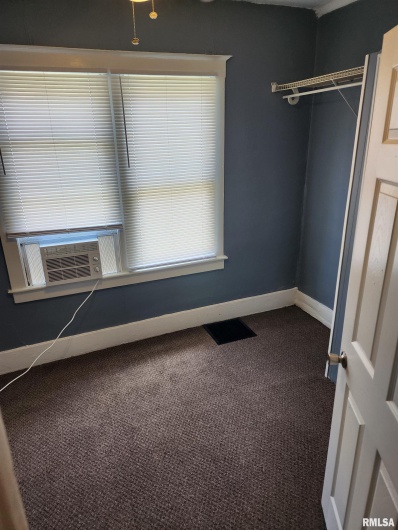 611 CHERRY Street, Carbondale, Illinois 62901, 4 Bedrooms Bedrooms, 0 ,1 BathroomBathrooms,Residential,For Sale,CHERRY,0,RMAEB459581