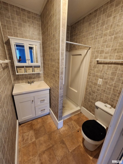 613 CHERRY Street, Carbondale, Illinois 62901, 4 Bedrooms Bedrooms, 0 ,1 BathroomBathrooms,Residential,For Sale,CHERRY,0,RMAEB459582