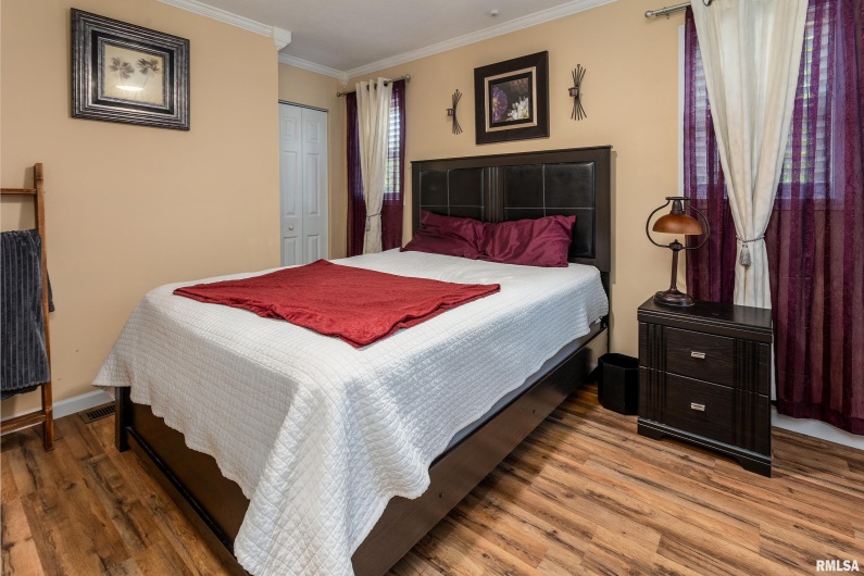 701 CAMPUS Drive, Carbondale, Illinois 62901, 3 Bedrooms Bedrooms, 0 ,2 BathroomsBathrooms,Residential,For Sale,CAMPUS,0,RMAEB459237