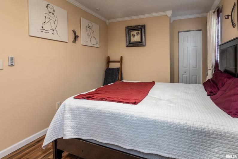 701 CAMPUS Drive, Carbondale, Illinois 62901, 3 Bedrooms Bedrooms, 0 ,2 BathroomsBathrooms,Residential,For Sale,CAMPUS,0,RMAEB459237