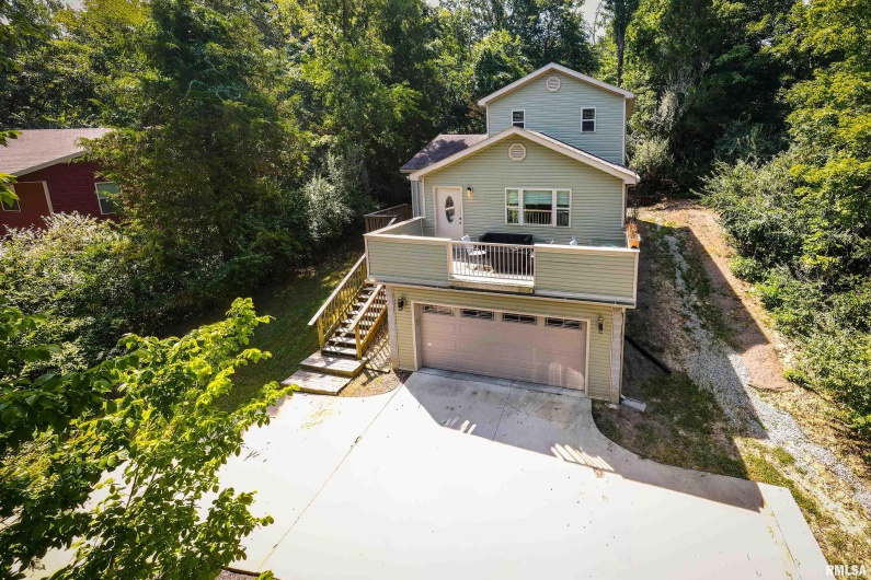 701 CAMPUS Drive, Carbondale, Illinois 62901, 3 Bedrooms Bedrooms, 0 ,2 BathroomsBathrooms,Residential,For Sale,CAMPUS,0,RMAEB459237