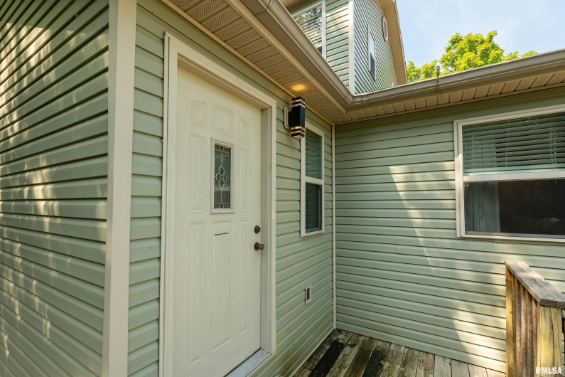 701 CAMPUS Drive, Carbondale, Illinois 62901, 3 Bedrooms Bedrooms, 0 ,2 BathroomsBathrooms,Residential,For Sale,CAMPUS,0,RMAEB459237