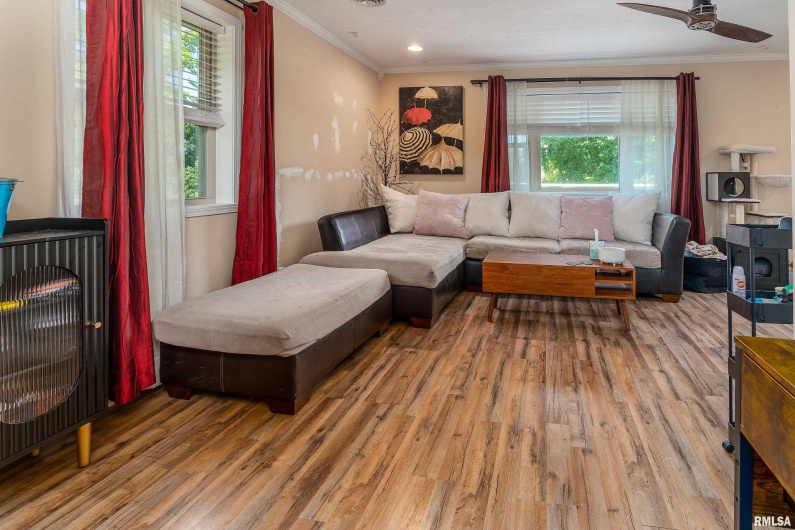 701 CAMPUS Drive, Carbondale, Illinois 62901, 3 Bedrooms Bedrooms, 0 ,2 BathroomsBathrooms,Residential,For Sale,CAMPUS,0,RMAEB459237