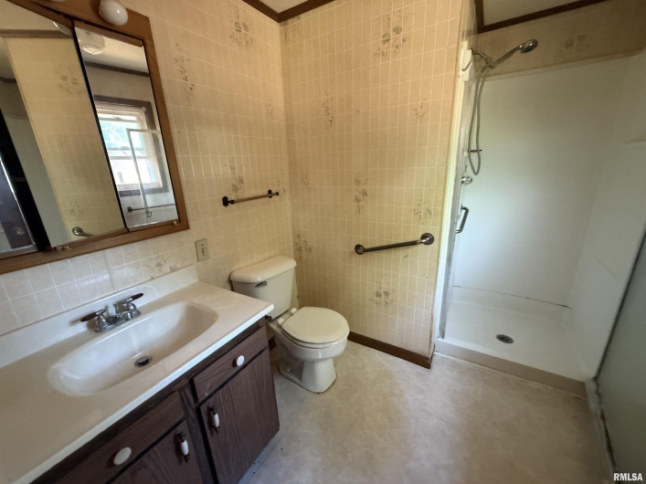 9560 Lessley Road, Sparta, Illinois 62286, 3 Bedrooms Bedrooms, 0 ,2 BathroomsBathrooms,Residential,For Sale,Lessley,0,RMAEB459230