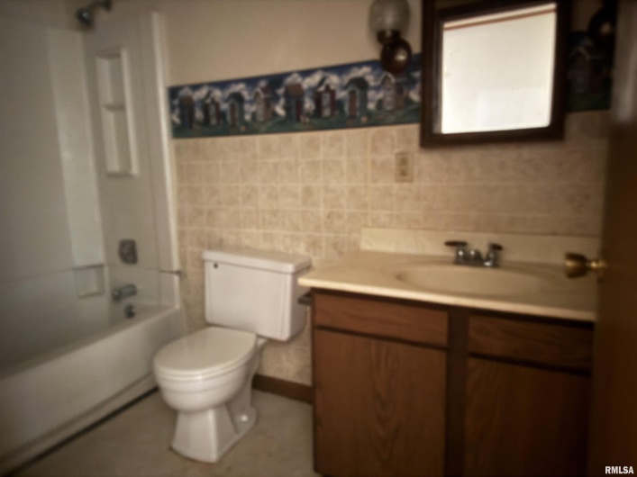 9560 Lessley Road, Sparta, Illinois 62286, 3 Bedrooms Bedrooms, 0 ,2 BathroomsBathrooms,Residential,For Sale,Lessley,0,RMAEB459230