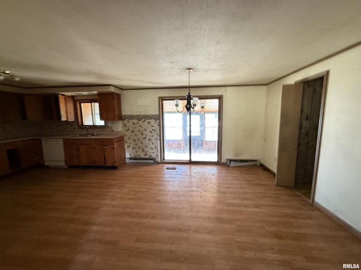 9560 Lessley Road, Sparta, Illinois 62286, 3 Bedrooms Bedrooms, 0 ,2 BathroomsBathrooms,Residential,For Sale,Lessley,0,RMAEB459230