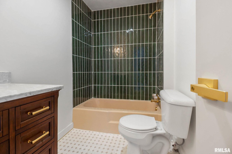 1510 DIVISION Street, Carterville, Illinois 62918, 2 Bedrooms Bedrooms, 0 ,2 BathroomsBathrooms,Residential,For Sale,DIVISION,0,RMAQC4269709