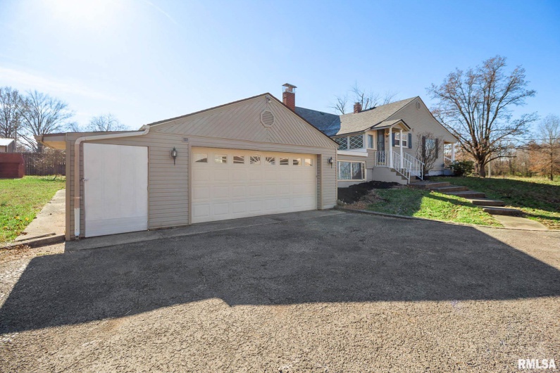 1510 DIVISION Street, Carterville, Illinois 62918, 2 Bedrooms Bedrooms, 0 ,2 BathroomsBathrooms,Residential,For Sale,DIVISION,0,RMAQC4269709