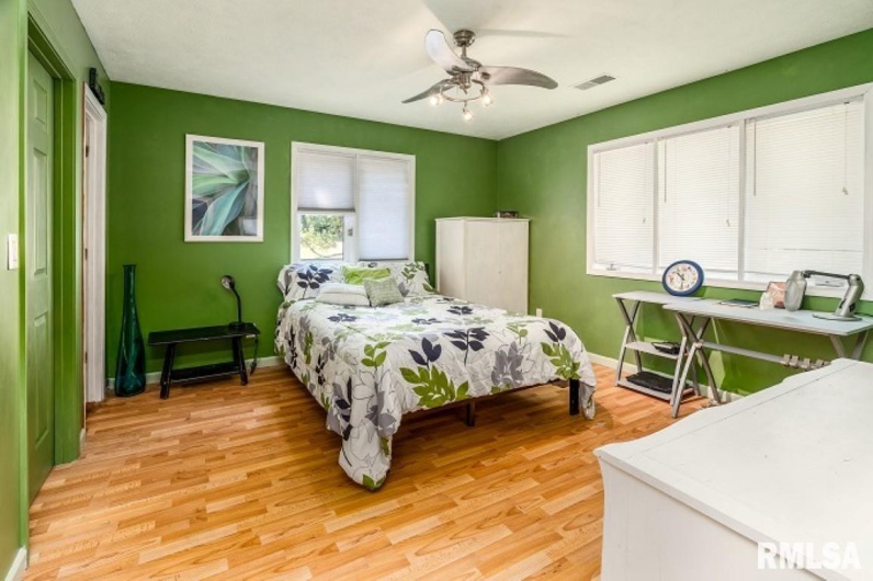 412 WAGON WHEEL Road, Carbondale, Illinois 62901, 6 Bedrooms Bedrooms, 0 ,4 BathroomsBathrooms,Residential,For Sale,WAGON WHEEL,0,RMAEB460625