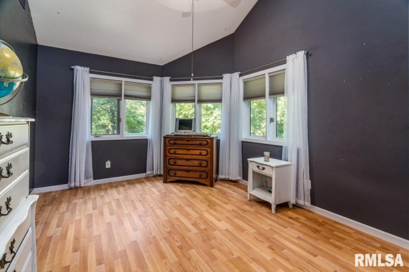 412 WAGON WHEEL Road, Carbondale, Illinois 62901, 6 Bedrooms Bedrooms, 0 ,4 BathroomsBathrooms,Residential,For Sale,WAGON WHEEL,0,RMAEB460625