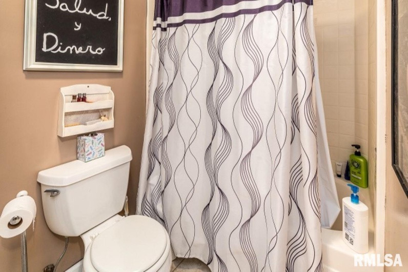 412 WAGON WHEEL Road, Carbondale, Illinois 62901, 6 Bedrooms Bedrooms, 0 ,4 BathroomsBathrooms,Residential,For Sale,WAGON WHEEL,0,RMAEB460625