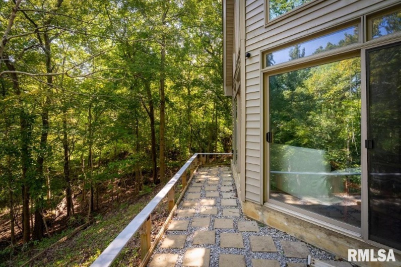 412 WAGON WHEEL Road, Carbondale, Illinois 62901, 6 Bedrooms Bedrooms, 0 ,4 BathroomsBathrooms,Residential,For Sale,WAGON WHEEL,0,RMAEB460625