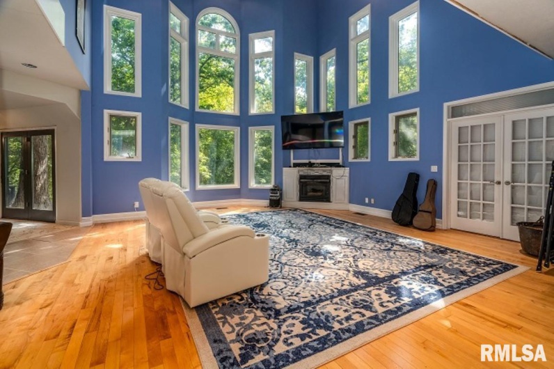 412 WAGON WHEEL Road, Carbondale, Illinois 62901, 6 Bedrooms Bedrooms, 0 ,4 BathroomsBathrooms,Residential,For Sale,WAGON WHEEL,0,RMAEB460625