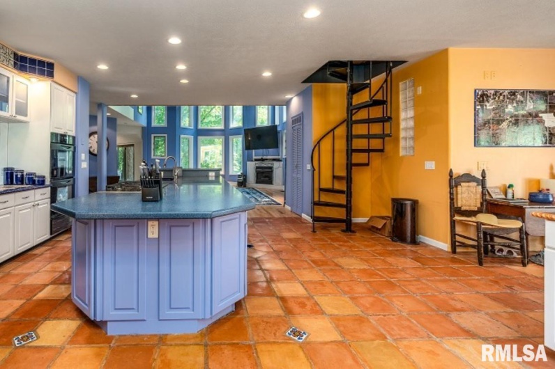 412 WAGON WHEEL Road, Carbondale, Illinois 62901, 6 Bedrooms Bedrooms, 0 ,4 BathroomsBathrooms,Residential,For Sale,WAGON WHEEL,0,RMAEB460625