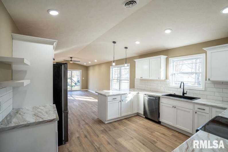 1801 ADAMS Street, Herrin, Illinois 62948, 3 Bedrooms Bedrooms, 0 ,2 BathroomsBathrooms,Residential,For Sale,ADAMS,0,RMAQC4269729