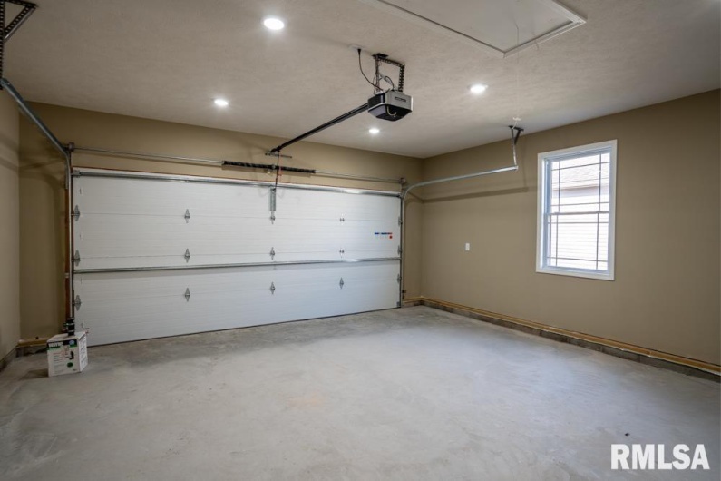 1801 ADAMS Street, Herrin, Illinois 62948, 3 Bedrooms Bedrooms, 0 ,2 BathroomsBathrooms,Residential,For Sale,ADAMS,0,RMAQC4269729