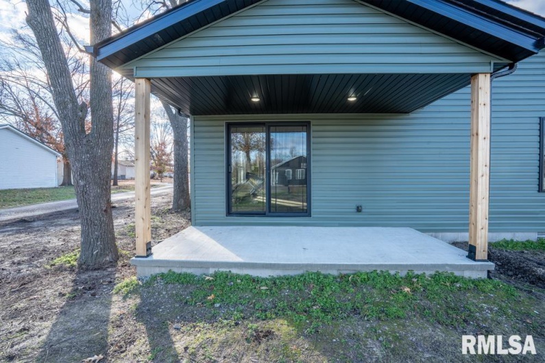 1801 ADAMS Street, Herrin, Illinois 62948, 3 Bedrooms Bedrooms, 0 ,2 BathroomsBathrooms,Residential,For Sale,ADAMS,0,RMAQC4269729