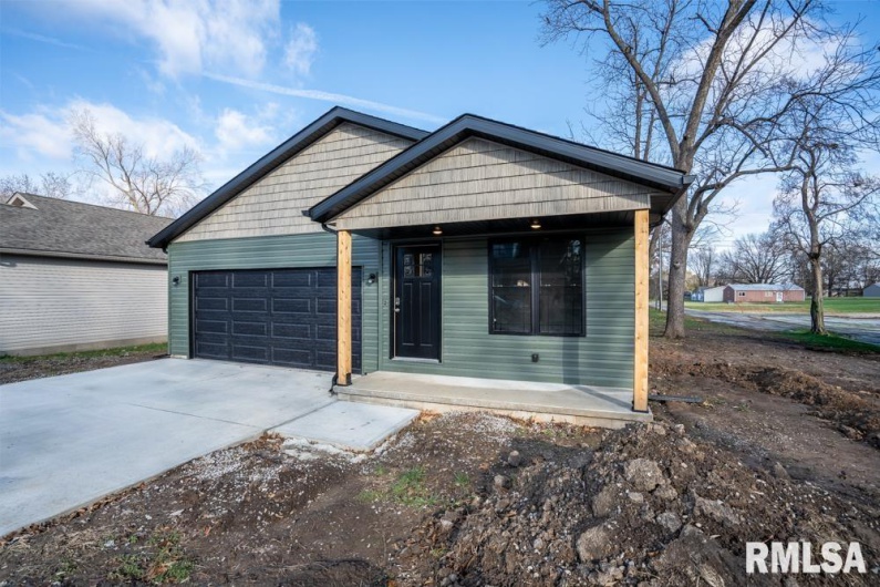 1801 ADAMS Street, Herrin, Illinois 62948, 3 Bedrooms Bedrooms, 0 ,2 BathroomsBathrooms,Residential,For Sale,ADAMS,0,RMAQC4269729