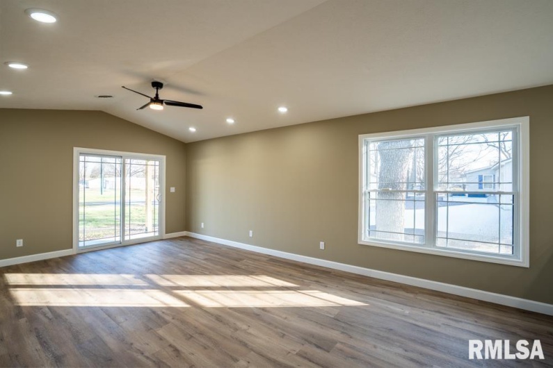 1801 ADAMS Street, Herrin, Illinois 62948, 3 Bedrooms Bedrooms, 0 ,2 BathroomsBathrooms,Residential,For Sale,ADAMS,0,RMAQC4269729