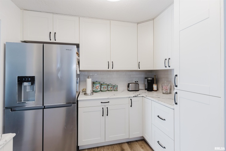 100 Prairie Road, Carterville, Illinois 62918, 3 Bedrooms Bedrooms, 0 ,2 BathroomsBathrooms,Residential,For Sale,Prairie,0,RMAEB460631