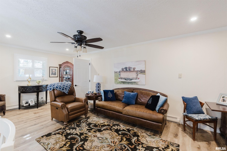 100 Prairie Road, Carterville, Illinois 62918, 3 Bedrooms Bedrooms, 0 ,2 BathroomsBathrooms,Residential,For Sale,Prairie,0,RMAEB460631