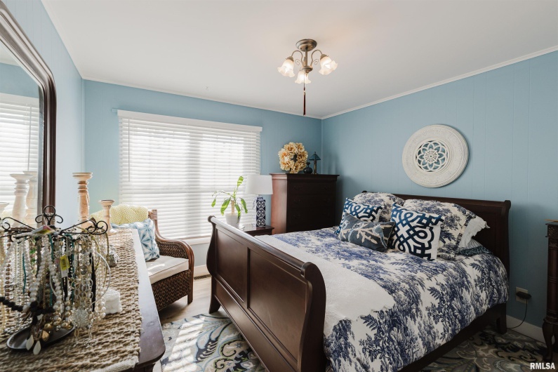 100 Prairie Road, Carterville, Illinois 62918, 3 Bedrooms Bedrooms, 0 ,2 BathroomsBathrooms,Residential,For Sale,Prairie,0,RMAEB460631