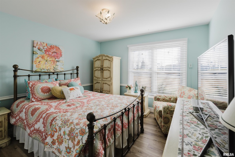 100 Prairie Road, Carterville, Illinois 62918, 3 Bedrooms Bedrooms, 0 ,2 BathroomsBathrooms,Residential,For Sale,Prairie,0,RMAEB460631