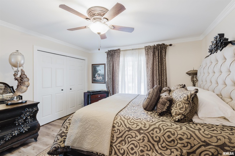 100 Prairie Road, Carterville, Illinois 62918, 3 Bedrooms Bedrooms, 0 ,2 BathroomsBathrooms,Residential,For Sale,Prairie,0,RMAEB460631