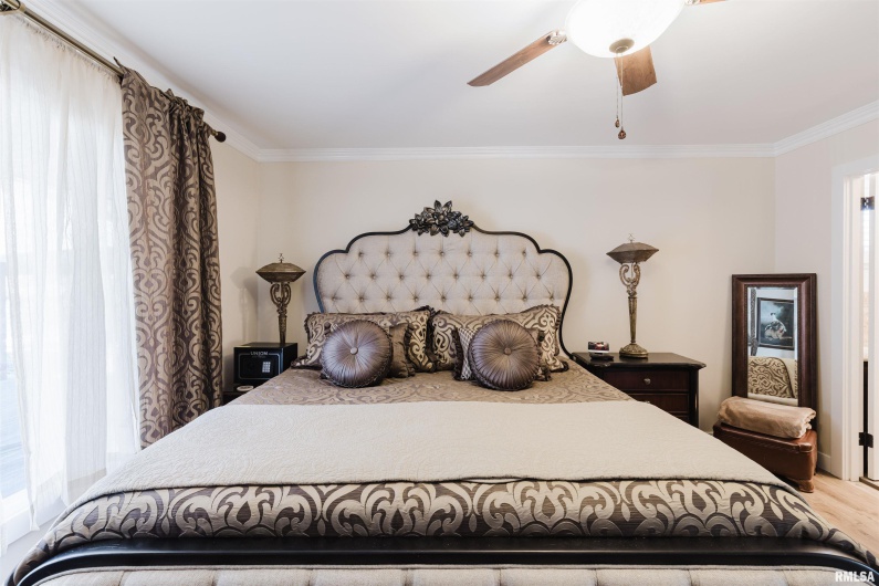 100 Prairie Road, Carterville, Illinois 62918, 3 Bedrooms Bedrooms, 0 ,2 BathroomsBathrooms,Residential,For Sale,Prairie,0,RMAEB460631