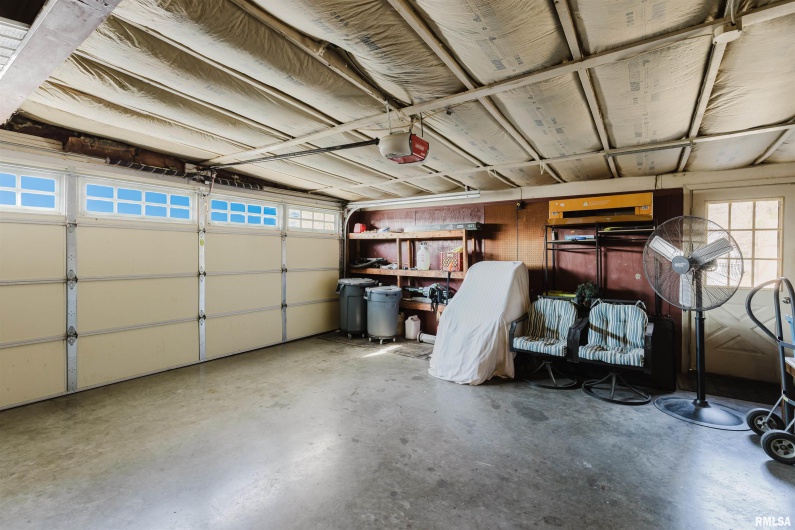 100 Prairie Road, Carterville, Illinois 62918, 3 Bedrooms Bedrooms, 0 ,2 BathroomsBathrooms,Residential,For Sale,Prairie,0,RMAEB460631