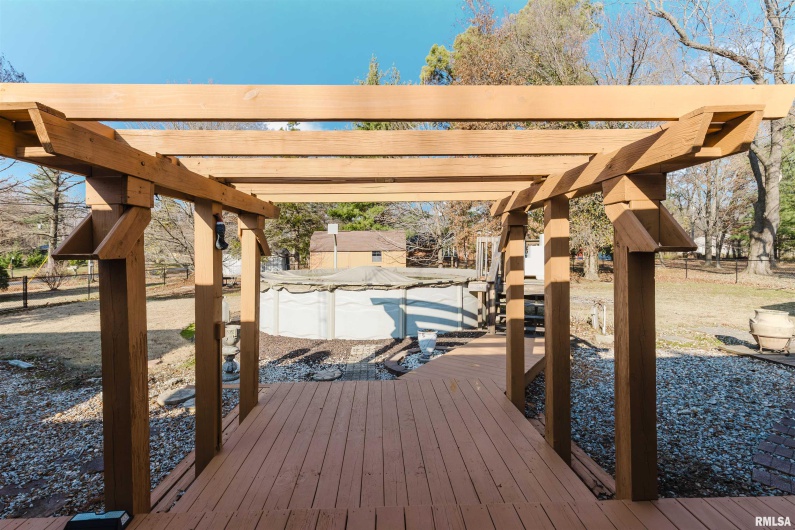 100 Prairie Road, Carterville, Illinois 62918, 3 Bedrooms Bedrooms, 0 ,2 BathroomsBathrooms,Residential,For Sale,Prairie,0,RMAEB460631