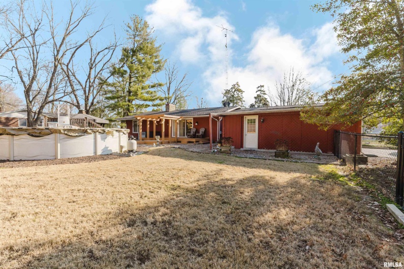 100 Prairie Road, Carterville, Illinois 62918, 3 Bedrooms Bedrooms, 0 ,2 BathroomsBathrooms,Residential,For Sale,Prairie,0,RMAEB460631