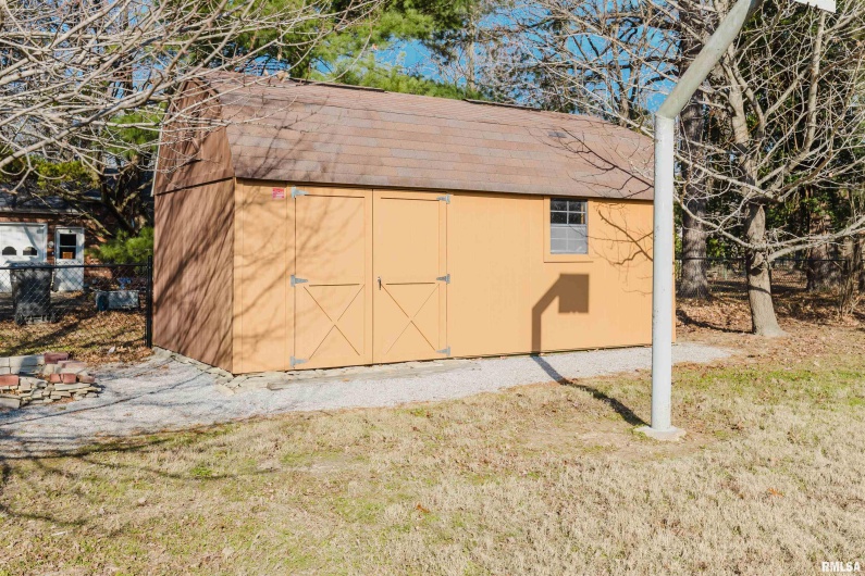 100 Prairie Road, Carterville, Illinois 62918, 3 Bedrooms Bedrooms, 0 ,2 BathroomsBathrooms,Residential,For Sale,Prairie,0,RMAEB460631