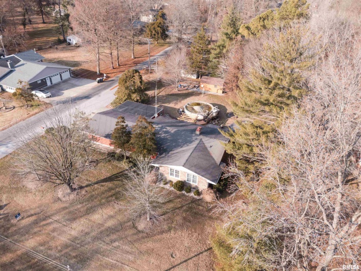 100 Prairie Road, Carterville, Illinois 62918, 3 Bedrooms Bedrooms, 0 ,2 BathroomsBathrooms,Residential,For Sale,Prairie,0,RMAEB460631