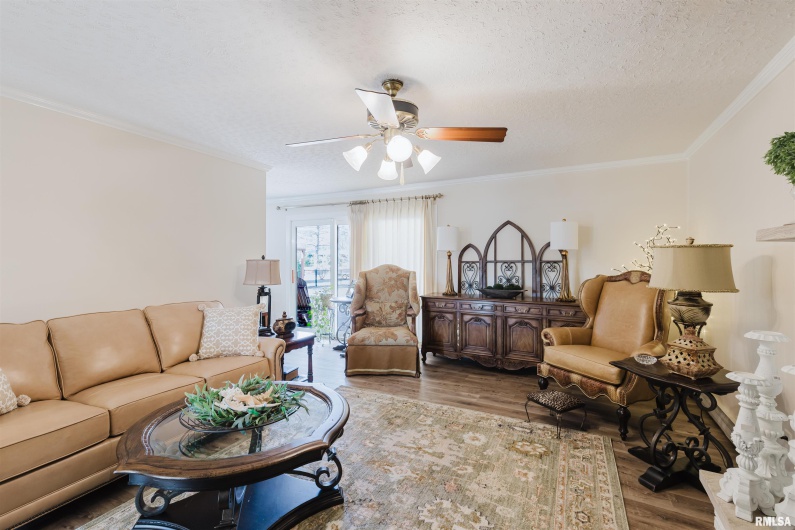 100 Prairie Road, Carterville, Illinois 62918, 3 Bedrooms Bedrooms, 0 ,2 BathroomsBathrooms,Residential,For Sale,Prairie,0,RMAEB460631