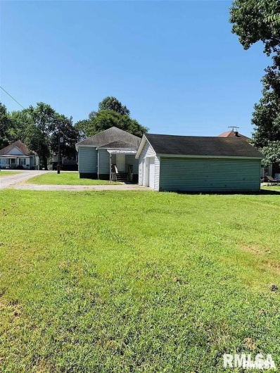 716 POPLAR Street, Harrisburg, Illinois 62946, 2 Bedrooms Bedrooms, 0 ,1 BathroomBathrooms,Residential,For Sale,POPLAR,0,RMAQC4269745