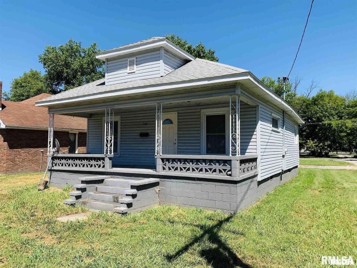 716 POPLAR Street, Harrisburg, Illinois 62946, 2 Bedrooms Bedrooms, 0 ,1 BathroomBathrooms,Residential,For Sale,POPLAR,0,RMAQC4269745